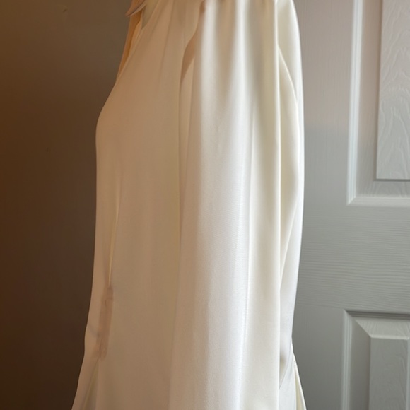 EUC Notations Women’s sz. 8 Ivory and Lace long sleeve blouse with pearl buttons - Picture 12 of 15